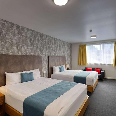 Ramada By Wyndham, Hamilton City Center المظهر الخارجي الصورة