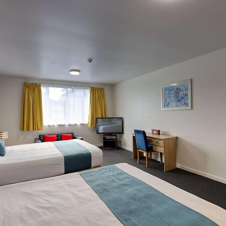 Ramada By Wyndham, Hamilton City Center المظهر الخارجي الصورة