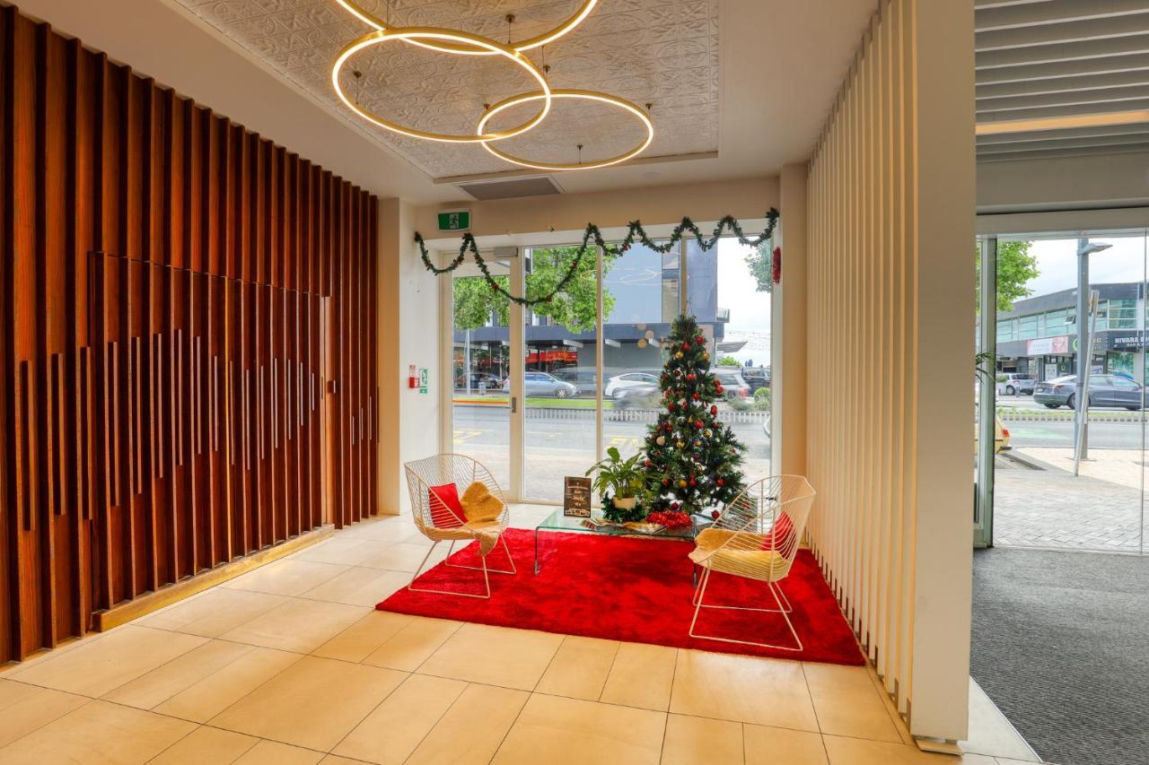 Ramada By Wyndham, Hamilton City Center المظهر الخارجي الصورة