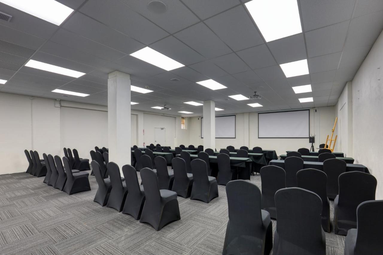 Ramada By Wyndham, Hamilton City Center المظهر الخارجي الصورة