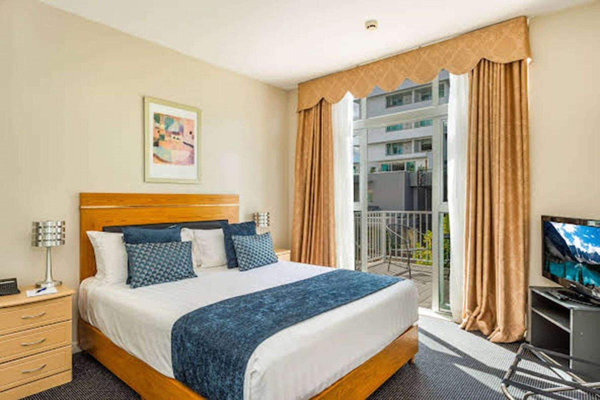 Ramada By Wyndham, Hamilton City Center المظهر الخارجي الصورة