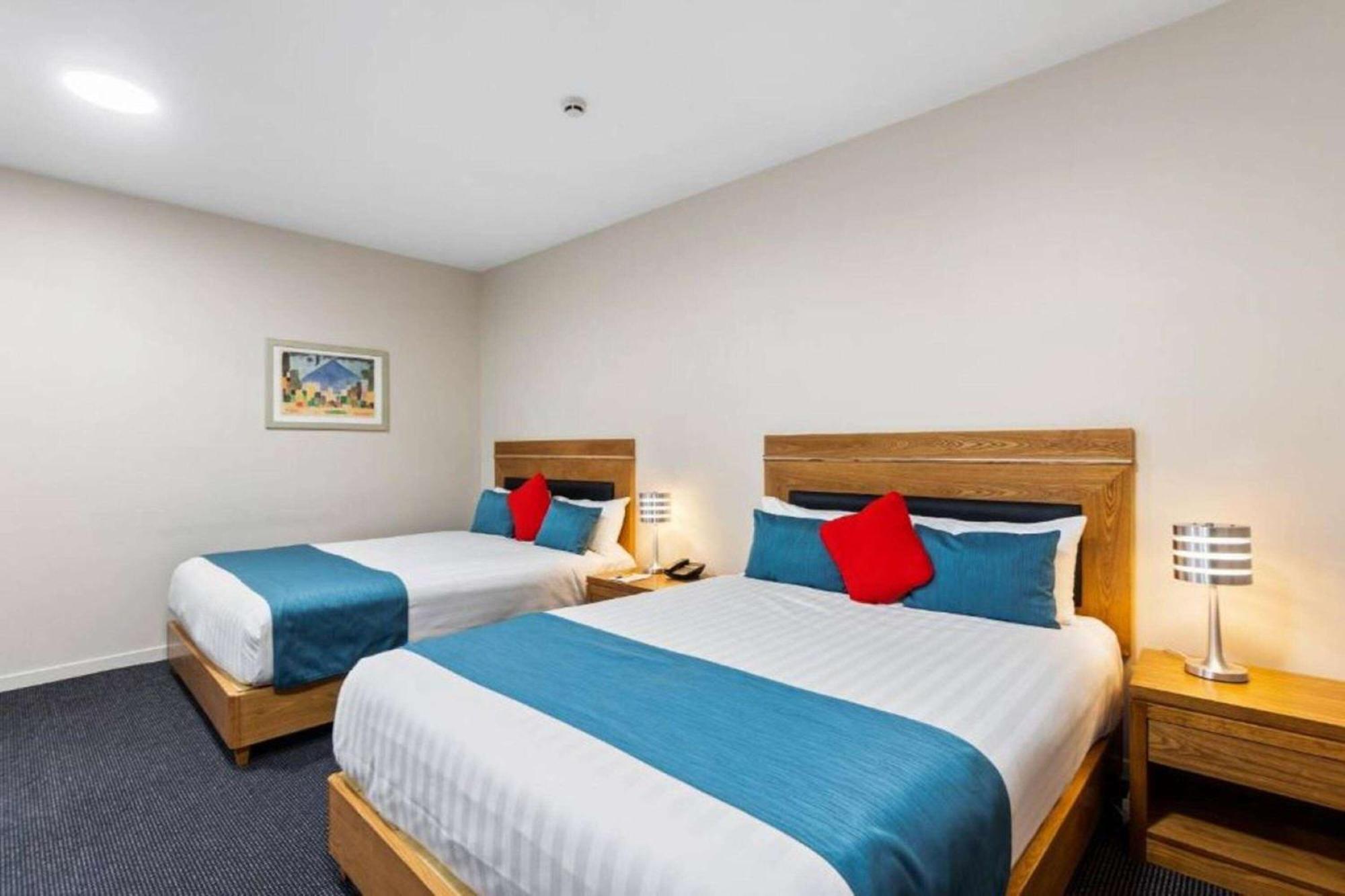 Ramada By Wyndham, Hamilton City Center المظهر الخارجي الصورة
