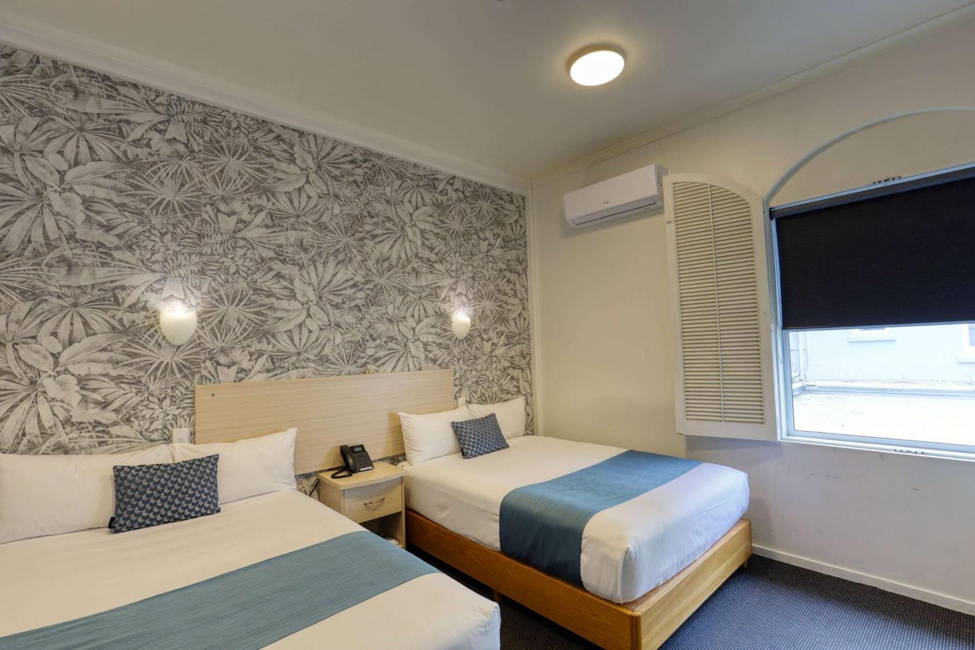 Ramada By Wyndham, Hamilton City Center المظهر الخارجي الصورة