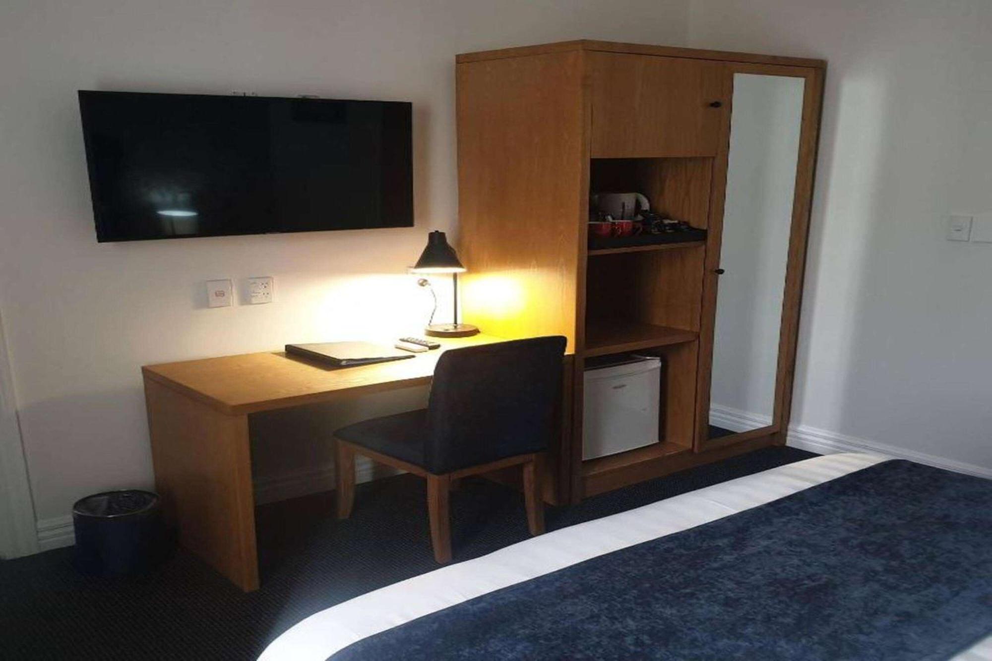 Ramada By Wyndham, Hamilton City Center المظهر الخارجي الصورة
