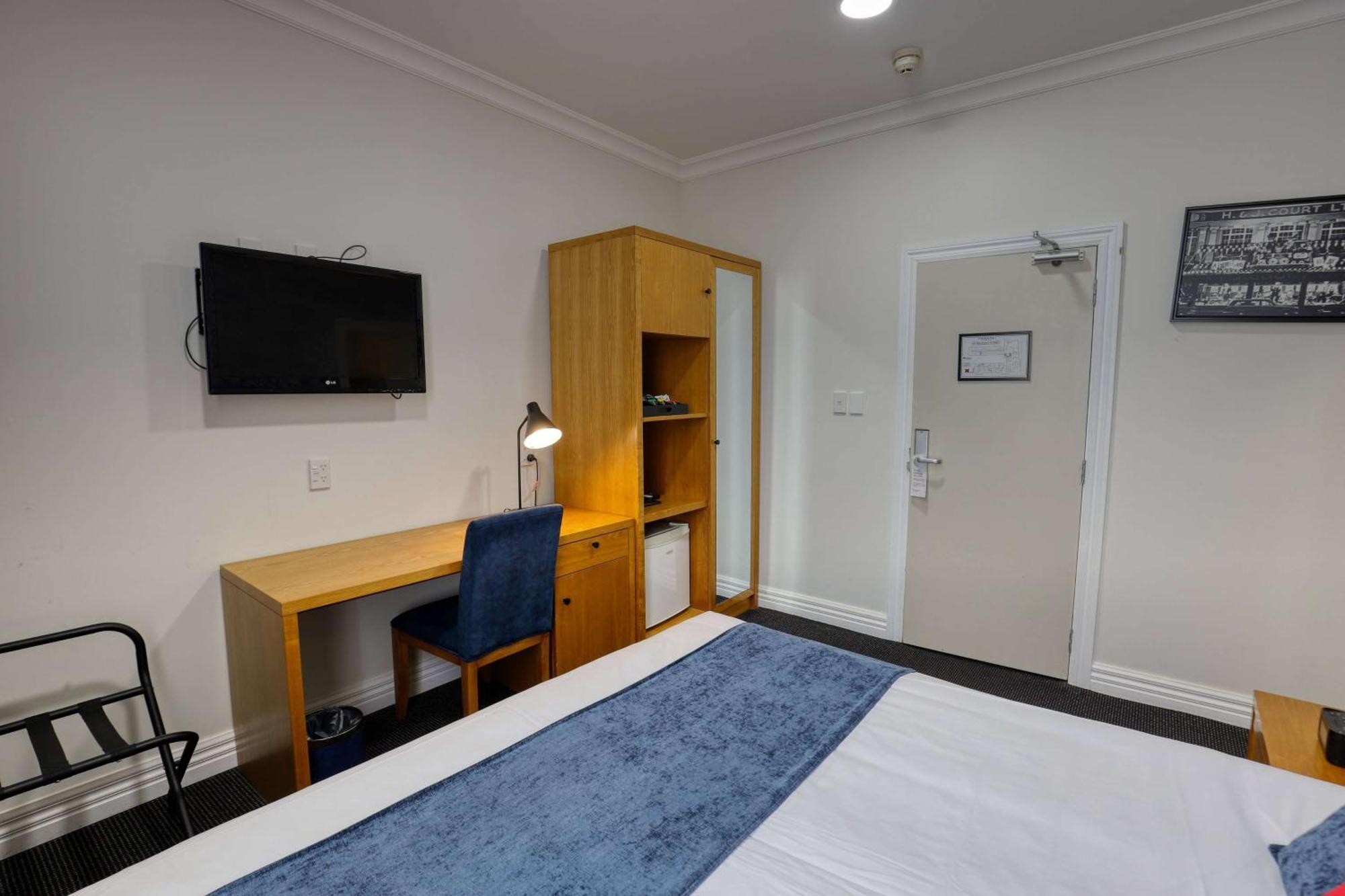 Ramada By Wyndham, Hamilton City Center المظهر الخارجي الصورة