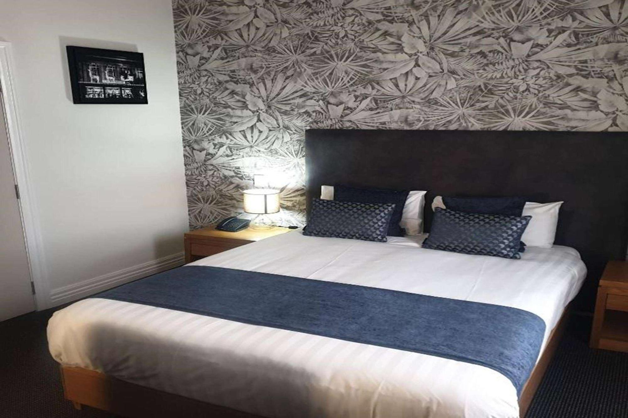 Ramada By Wyndham, Hamilton City Center المظهر الخارجي الصورة