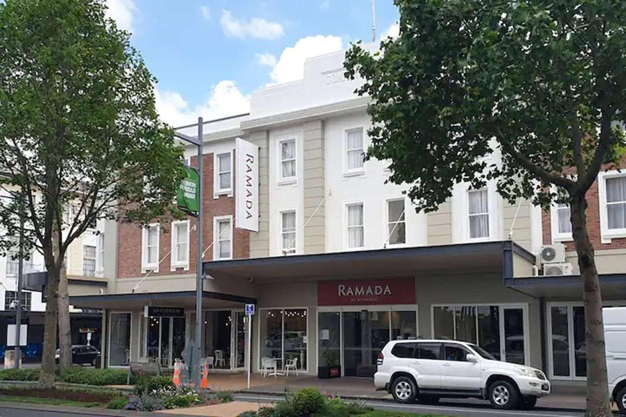 Ramada By Wyndham, Hamilton City Center المظهر الخارجي الصورة