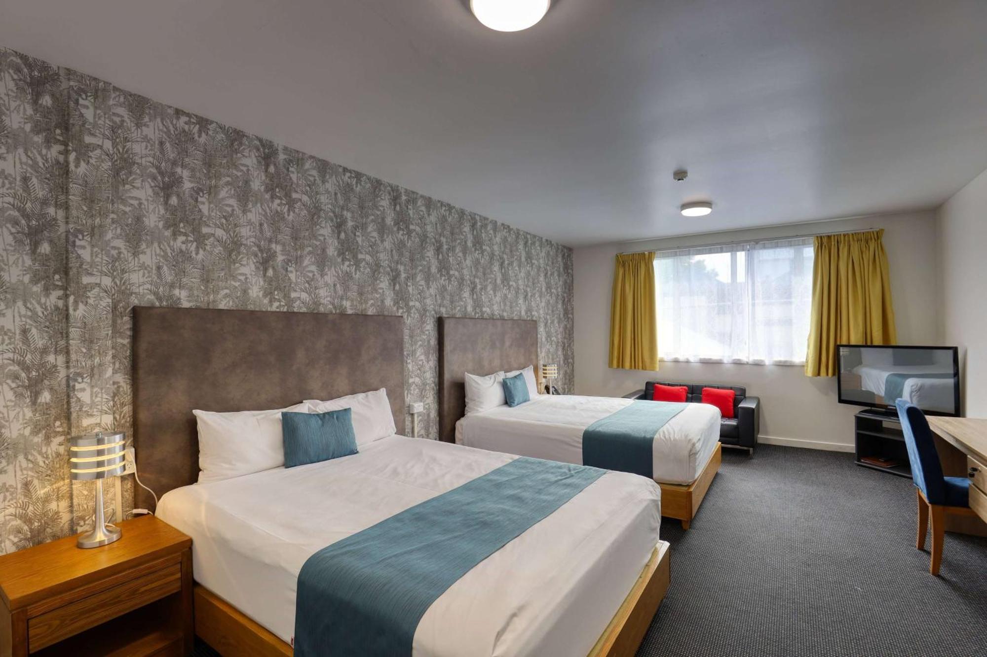Ramada By Wyndham, Hamilton City Center المظهر الخارجي الصورة