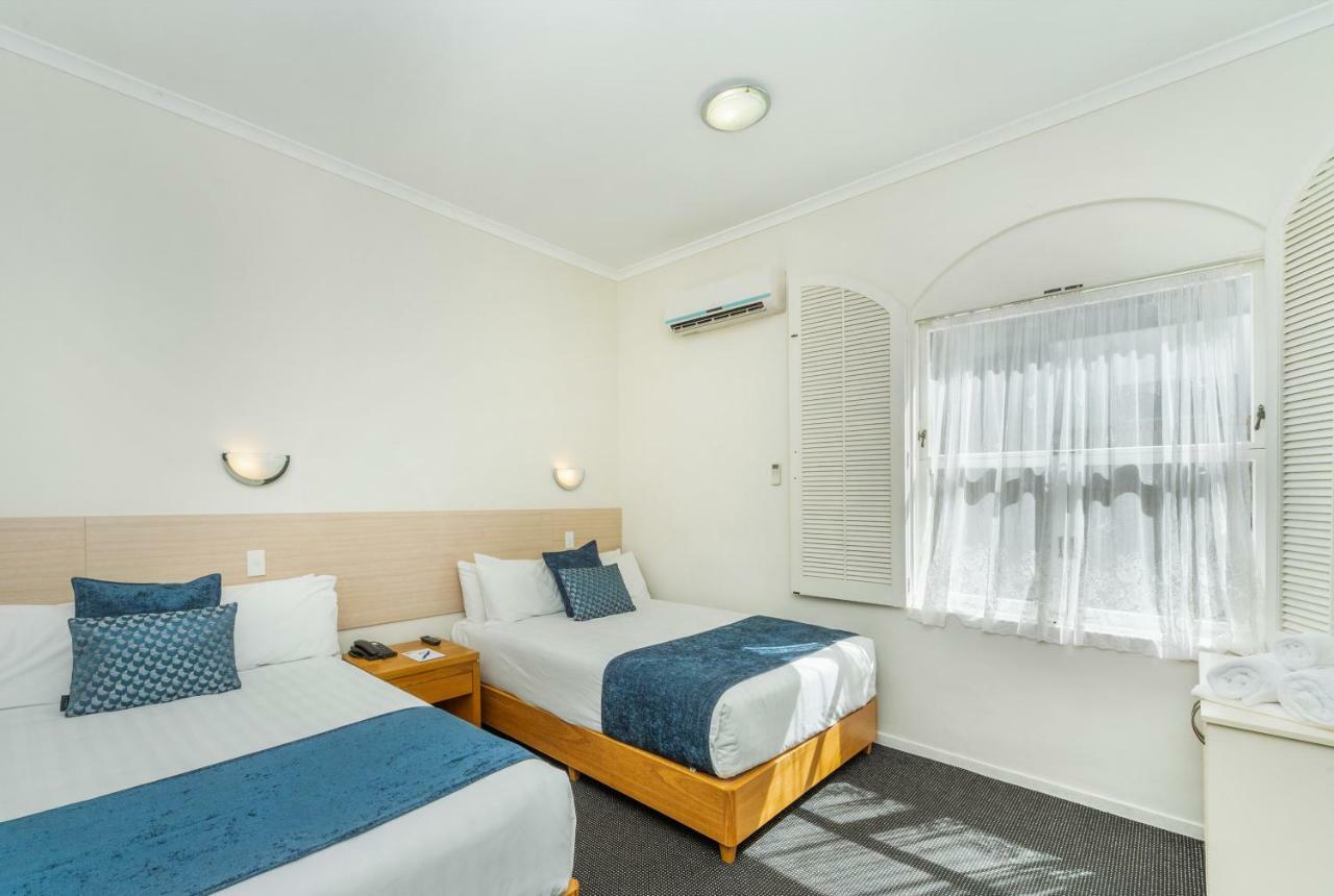 Ramada By Wyndham, Hamilton City Center المظهر الخارجي الصورة